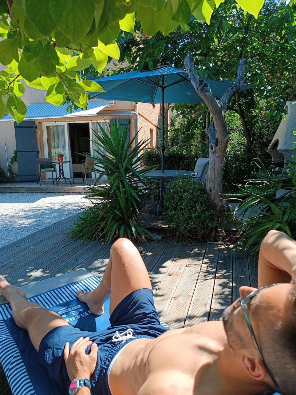Studio Villa Nui Cuers Bagian luar foto