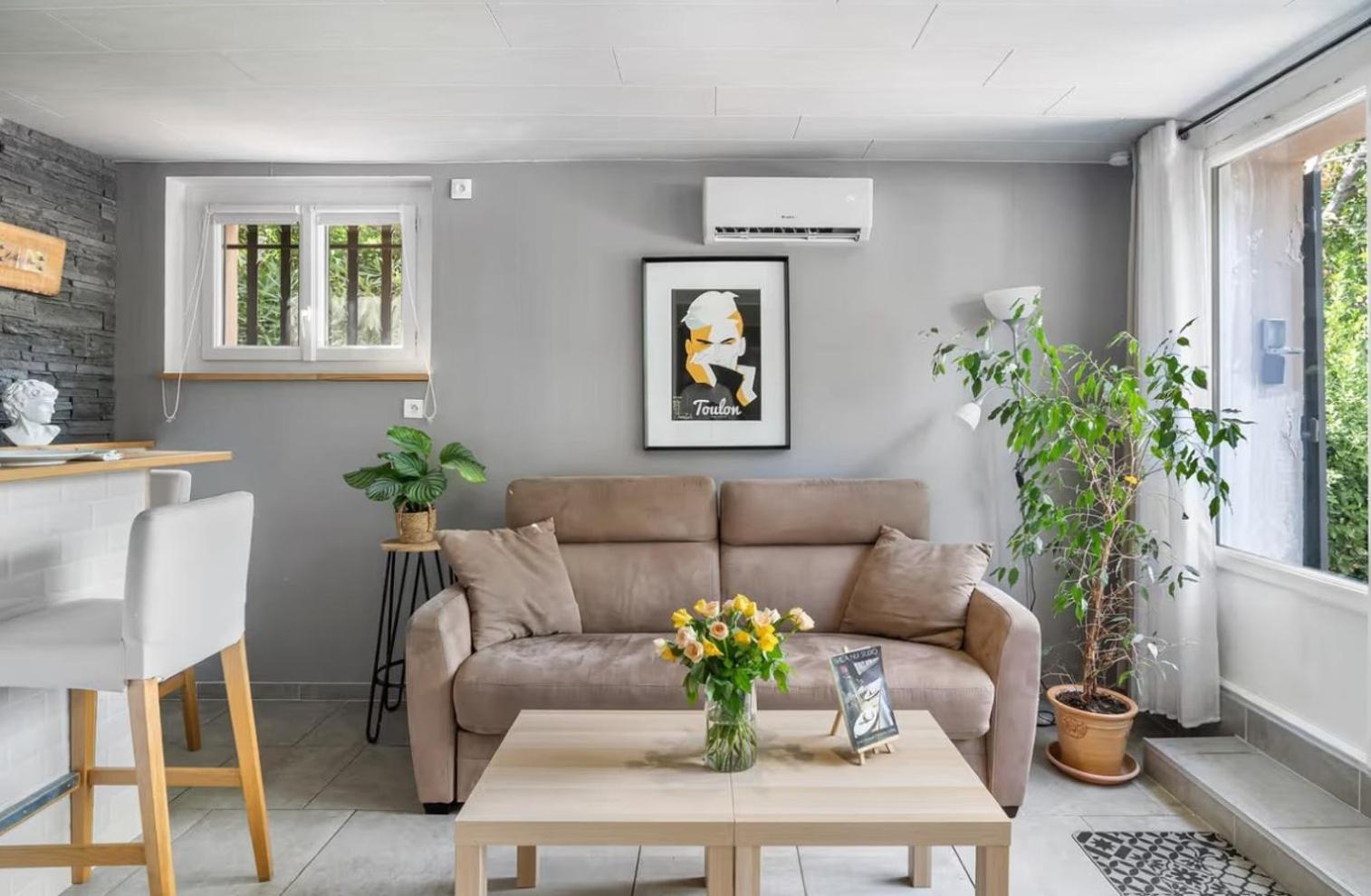 Studio Villa Nui Cuers Bagian luar foto
